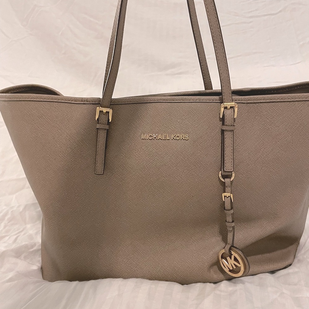 Michael Kors leather jet set travel tote - Picture 1 of 6